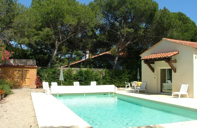 "L'Olivier" 2 bedroom villa apartment + studio with shared heated pool