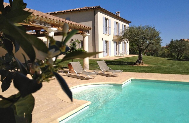 LA BASTIDE D'ANDRÉA, PRESTIGIOUS VILLA FOR 12 PEOPLE, NOT OVERLOOKED