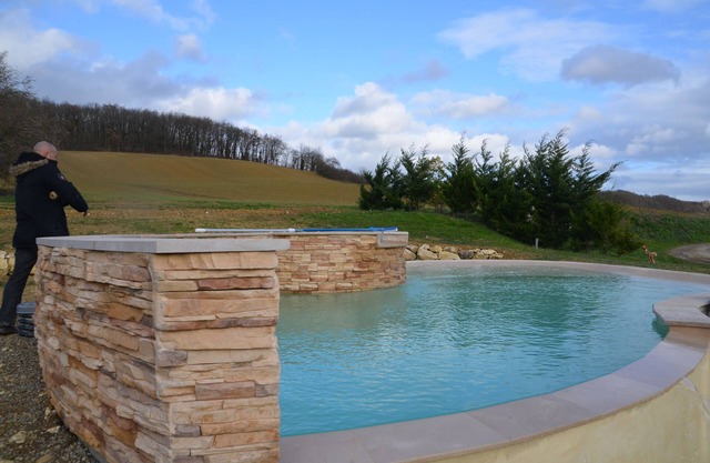 "La Borde" Character gersoise farmhouse with superb swimming pool, jacuzzi, trampoline