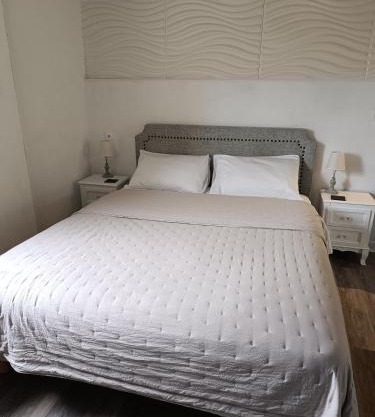 La Capitelle , Chambre double indépendante avec piscine