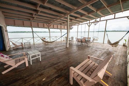 La Caribena Beach House- Bocas del Toro, Isla Colón, Panamá