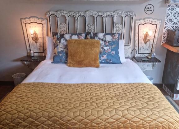 La Casa Nostra Villa Rose Garden Carmella