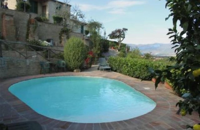 "La Casina delle Fate" a pretty little house in Tuscany