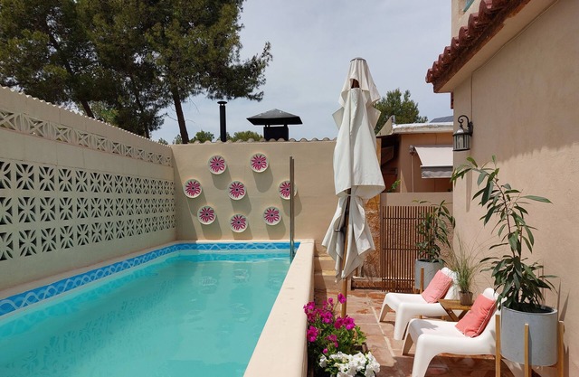 La Casita, 2 bedrooms, garden, pool and hot tub