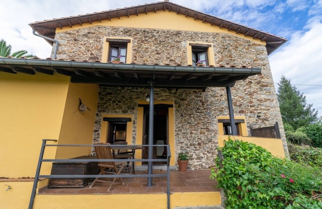 La Casona del Cura 3, CALÉNDULA - (Country House, Pets welcome)