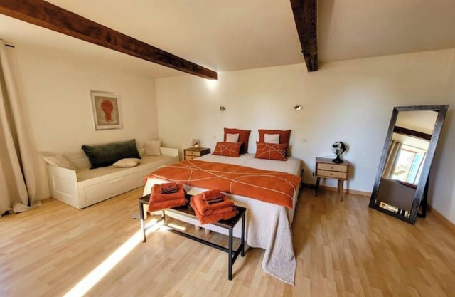 La Colline Gersoise, beautiful Gascon stone house-Private pool-Sauna-360° view