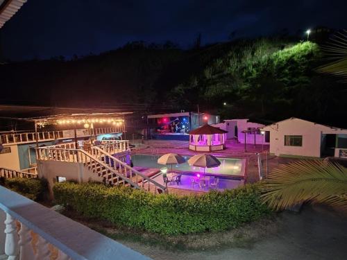 La Esmeralda Entre las Montañas