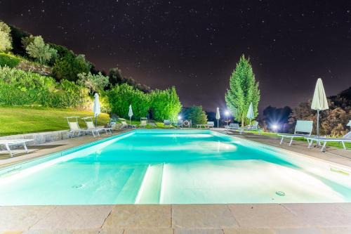 La Ferriera Exclusive Resort - Pool & Waterfall