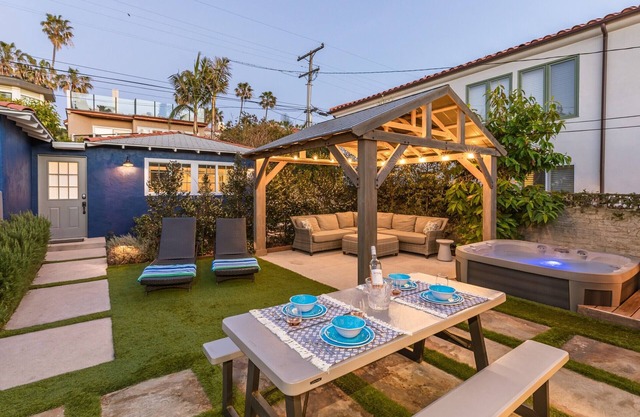 La Jolla Beach Bungalow | 4BR w/Hot Tub & Casita