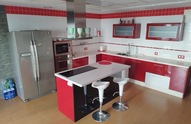 LA MANCHEGUITA DE MADRIGUERAS 5 DORMITORIOS DOBLES CHALET CON PISCINA, BARBACOA Y SALA DE JUEGOS ideal familias 11 personas