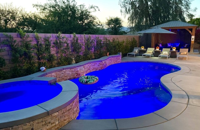 LA Mirage Villa Resort and Spa 4 Br House Fireplace, SPA & POOL