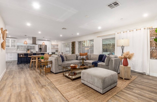 La Palma 4BR w/Hot Tub, BBQ & Fire Pit