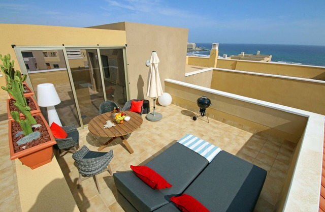 LA PERLA by RENTMEDANO superb luxury2 bedroomed attic private roof terrace