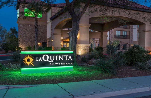 La Quinta Inn & Suites by Wyndham Las Vegas Airport South