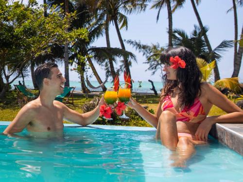 La VILLA BORAHA 300m2 PROPRIÉTÉ ENTIERE en bord de plage PISCINE PRIVEE Cuisine TV Wifi