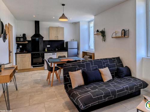 La ville à la campagne - Appartement rénové à Héricourt - FR-1-583-490