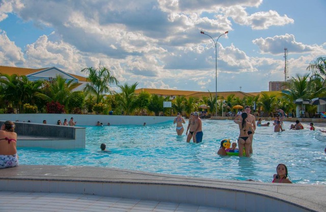 Lacqua di Roma, com fogão geladeira e parque aquático 24h