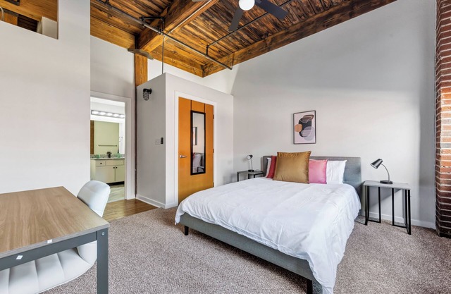 Lafayette 421 I Spacious and Cozy 1Bd/1Bd