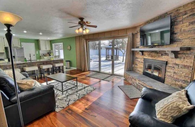 Lafayette Landing with Hot Tub, minutes from Purdue University