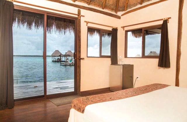 Lagoon Front Suite with Bikes & Kayaks