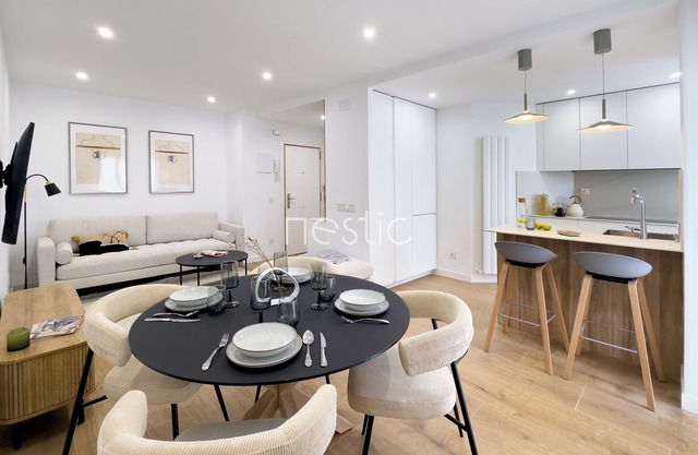 LAGUNARIA - Apartment in Retiro, Madrid by NESTIC