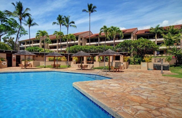 Lahaina 2 Bedroom Condo Sleeps 6