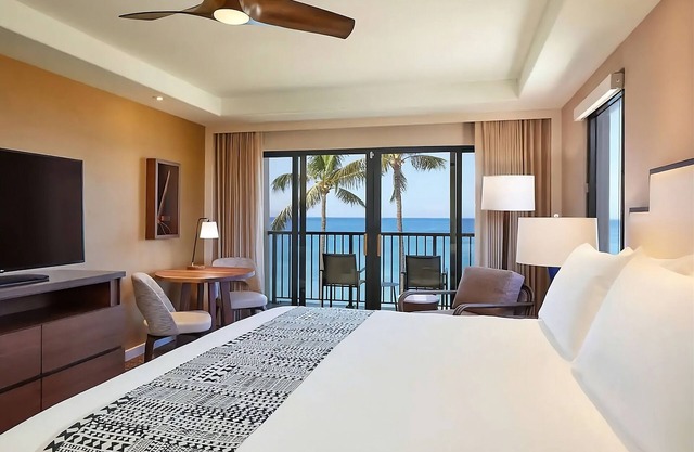 Lahaina Beach Getaway Destination! Steps from Ka'anapali Surf Club, Pool