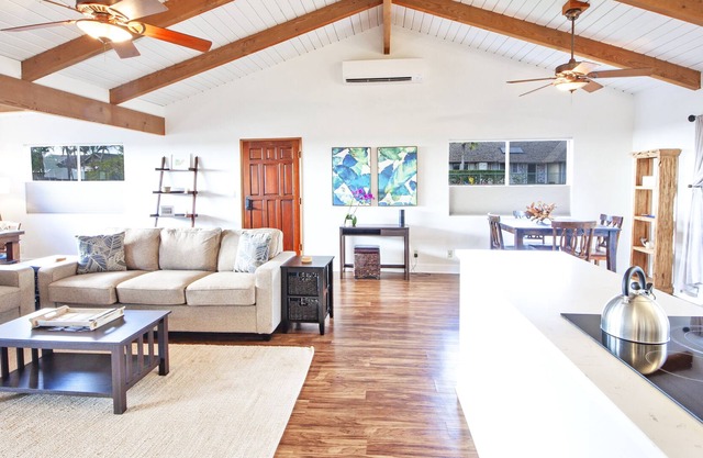 Lahaina Maui Vacation Home! Walk to Lahaina Town. Ocean View!