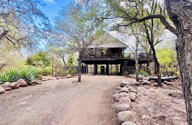 Lahlekile Nathi log cabin in Marloth Park