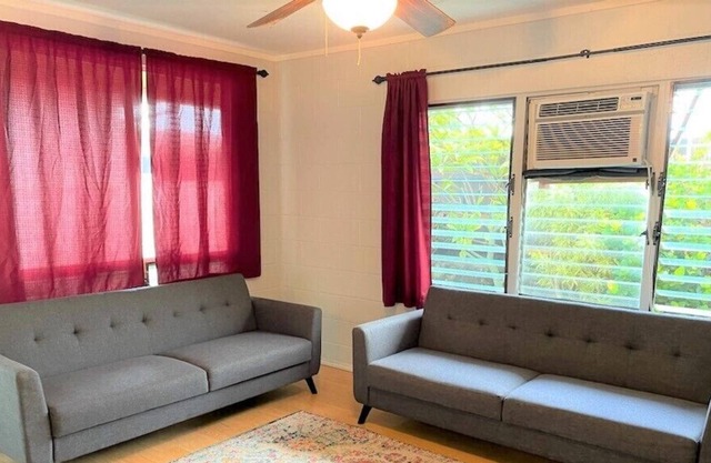 Laie, North Shore Oahu Sweet Rental. Close to beach and hiking.