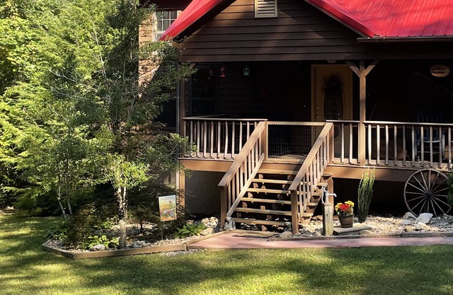 LAINE'S LODGE IN CHEROKEE NATIONAL FOREST
