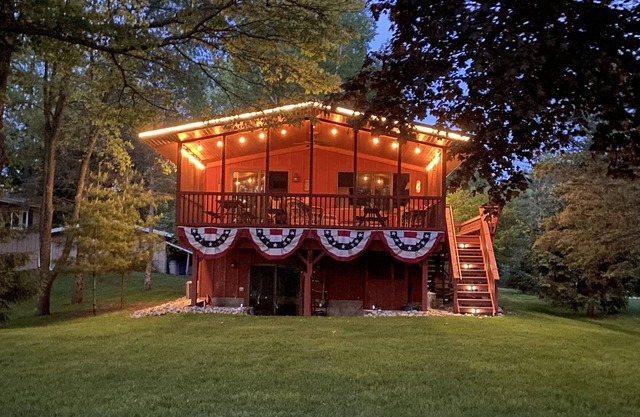 Lake Cabin Year Round. Close to Sand Valley Golf Course.