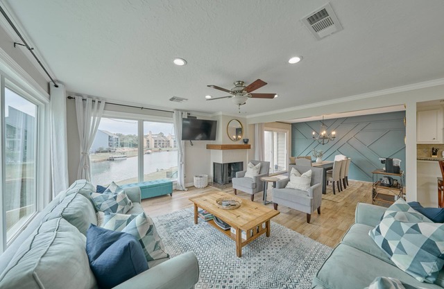 Lake Conroe - Swimming, Tennis, Golf, Pickleball, Pet Friendly!