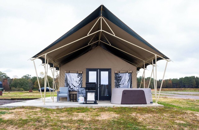 Lake Front Luxury Glamping Tent Suite: Hot Tub & Lake Views