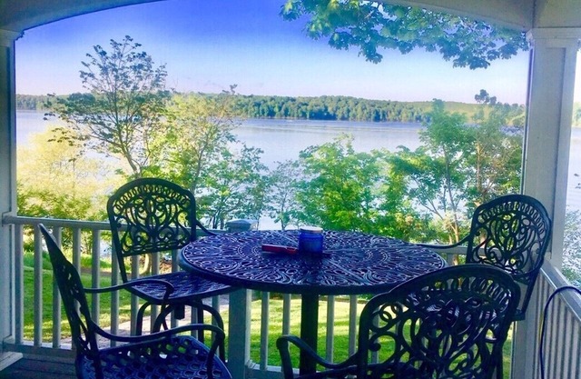 Lake Front Property on the main channel of Barkley Lake-Private Paradise