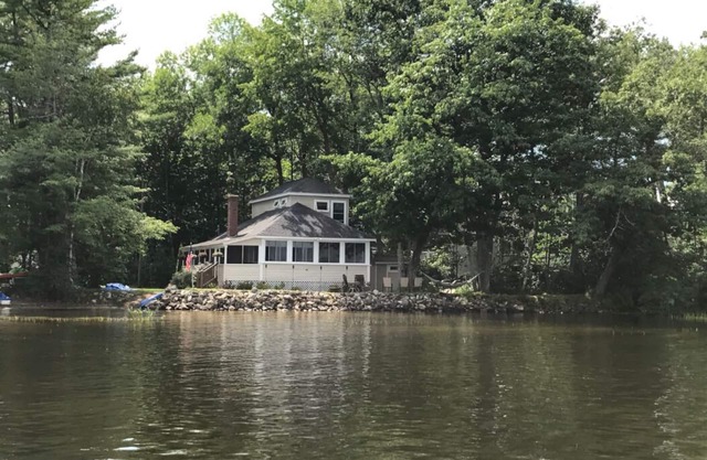 Lake Front Taylor Pond Cottage