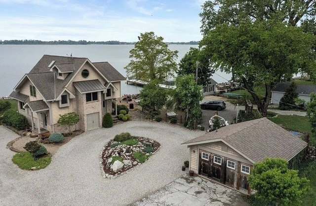 Lake House at Cedar Point: Waterfront Family Retreat