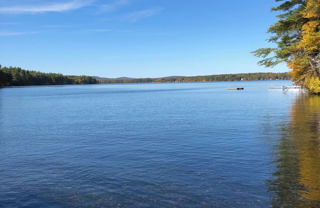 Lake House & Beach, Waterfront with Dock, Spacious Yard, Pets Welcome