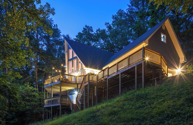 Lake House near Lookout Mt, Theater, Gym & Arcade