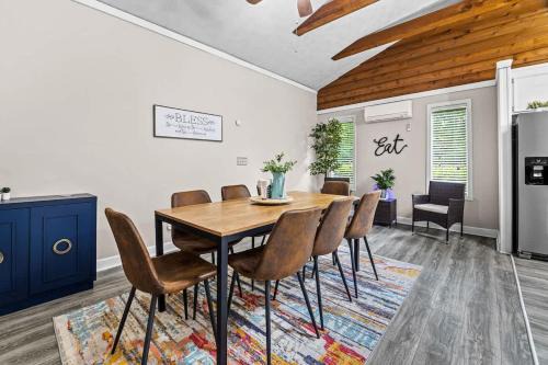 Lake Lanier Escape- Gainesville Lakefront Stay