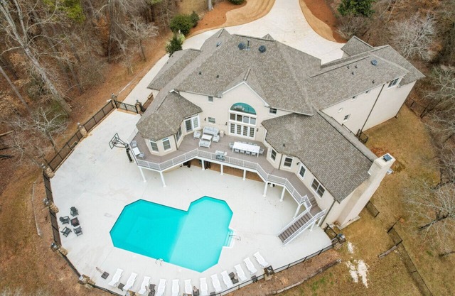 Lake Lanier Luxury Estate w Pool