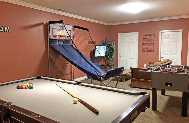 Lake Lure Cabin- Game Room, Fire Pit close to Rumbling Bald Amenities