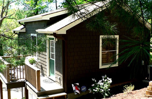 Lake Lure Rental: Romantic Lake Getaway