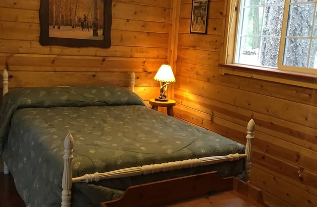 Lake Pillsbury/Hull. Mt.Cabin Studio w/bath&deck