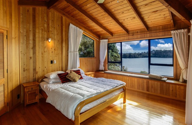 Lake Rotoiti Views, Tikitere - Stunning Lake Views