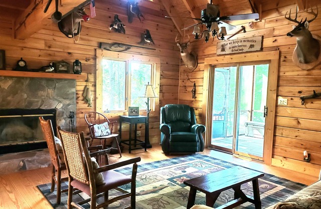 Lake Sinclair Log Cabin with Private Beach