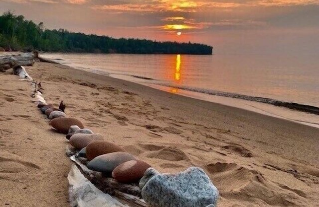 Lake Superior Ice/Sea Caves Bay Lodging. Near Apostle Islands & Bayfield