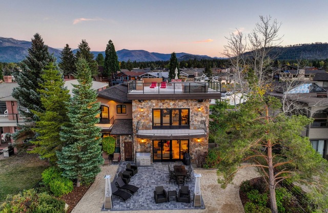 Lake Tahoe Beachfront Villa with Rooftop Hot Tub