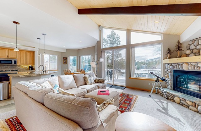 Lake Tahoe Hideaway with rooftop hot tub, fireplace, scenic balcony, & smart TVs