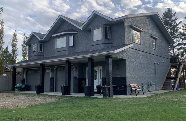 Lake View Home at Wilson's Beach, Gull Lake, AB